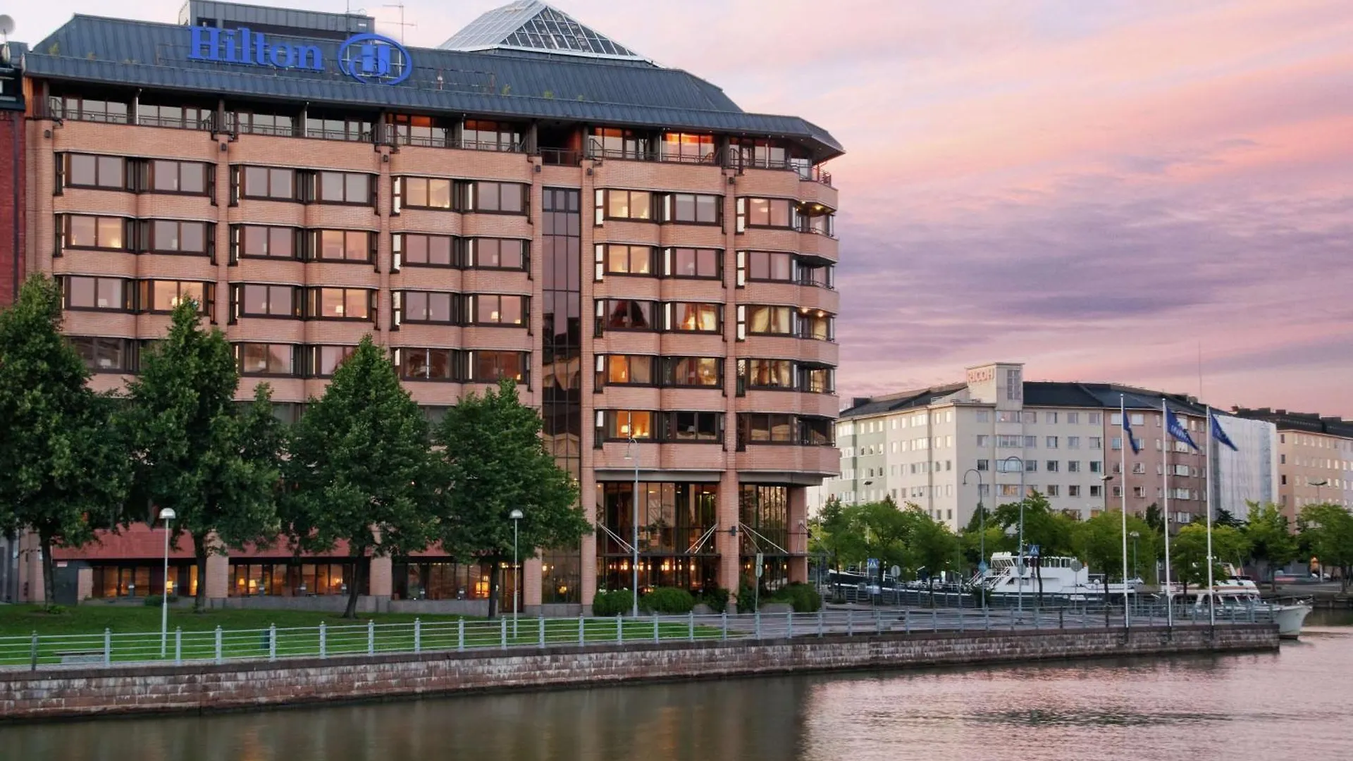 Hilton Helsinki Strand contacts